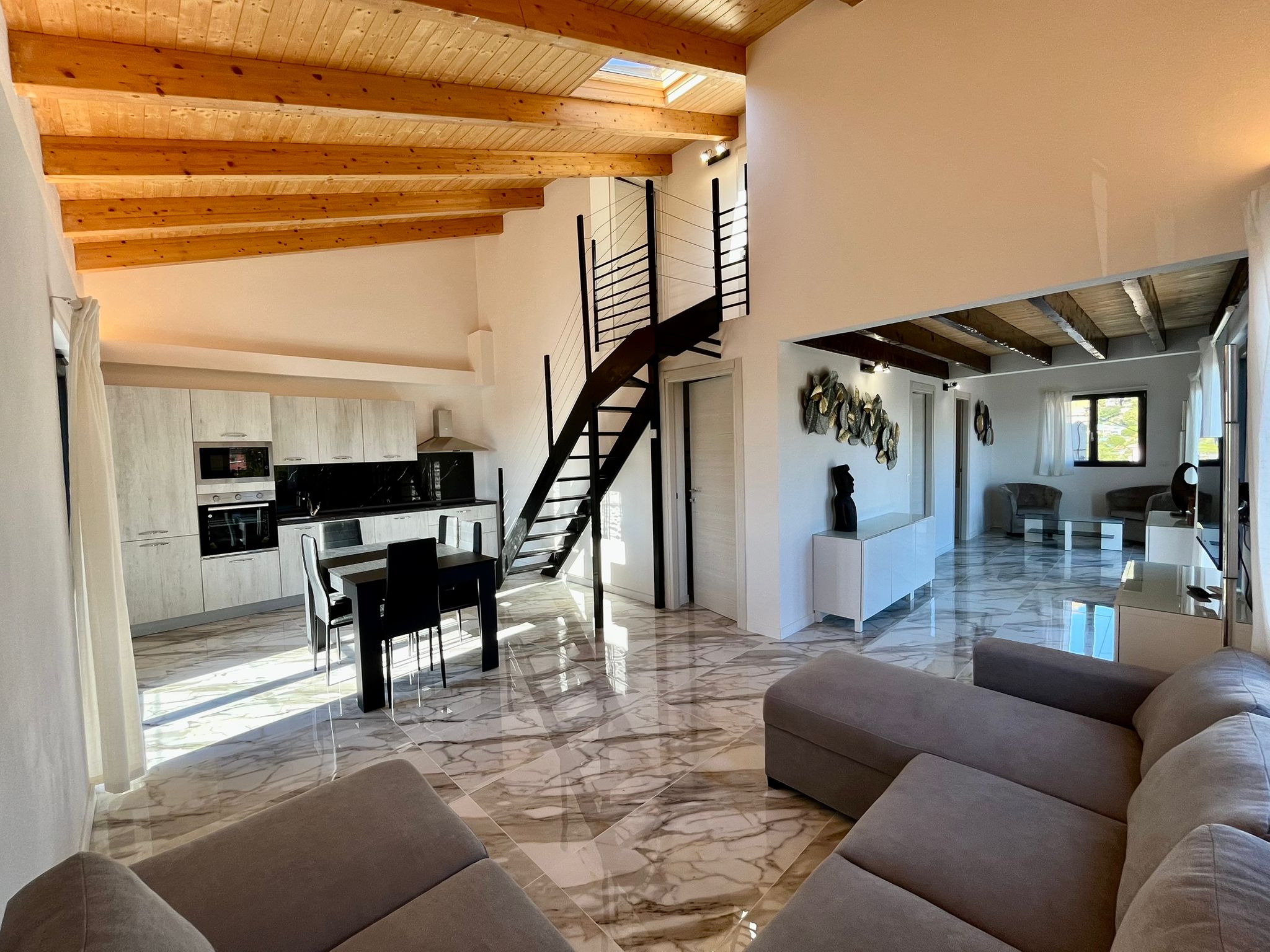 Duplex 4 pièces avec terrasse et vue mer à Roquebrune-Cap-Martin